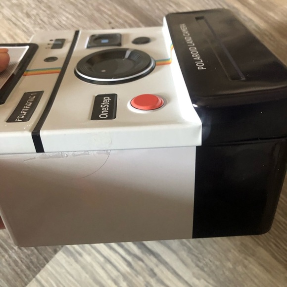 Polaroid, 500-Piece World Traveler Puzzle in 3D Tin Container - Picture 3 of 6